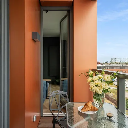 Brabank Riverside - Sauna, Business & Gym By Downtown Apartments Gdansk Room photo